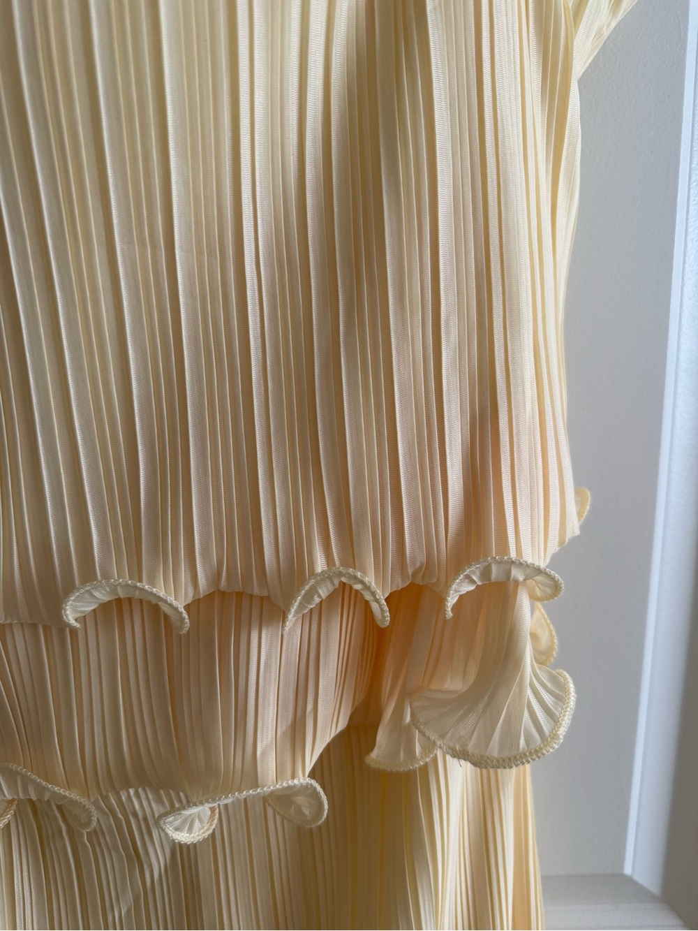Commense Pleated Ruffle Midi Dress Set - Picture 4 of 6